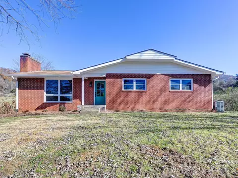 88 Franklin Dr, Marshall, NC 28753