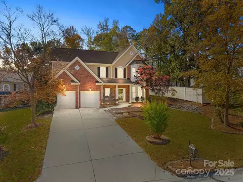 7716 Beaker Ct, Charlotte, NC 28269