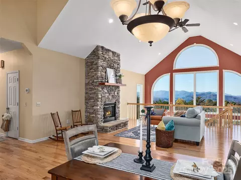 Dining - 71 Crow Ln, Canton, NC 28716 photo 1 of 2