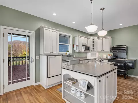 Kitchen - 71 Crow Ln, Canton, NC 28716 photo 2 of 5