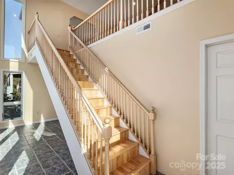 Entry Way - 71 Crow Ln, Canton, NC 28716 photo 4 of 4