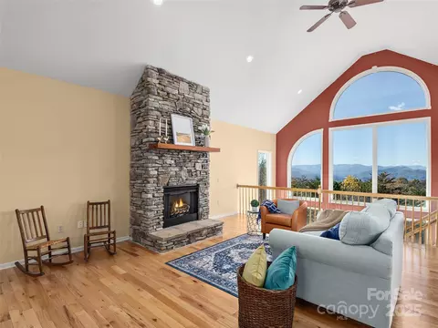 Living - 71 Crow Ln, Canton, NC 28716 photo 2 of 4