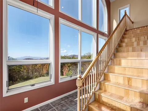 Entry Way - 71 Crow Ln, Canton, NC 28716 photo 3 of 4