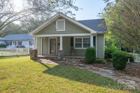 5900 Peach St, Charlotte, NC 28269