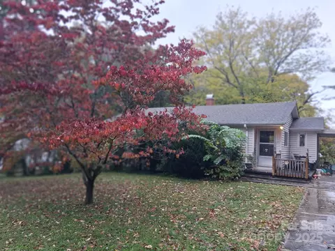 85 Carrier St, Asheville, NC 28806