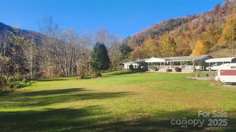 141 Hungry Creek Rd, Canton, NC 28716