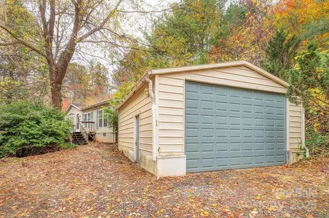1 Kelsey Ct, Swannanoa, NC 28778