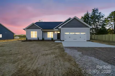 7657 Tuckaseegee Rd, Kannapolis, NC 28081