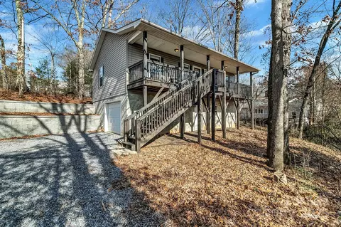 10 Harrisland Dr, Asheville, NC 28806