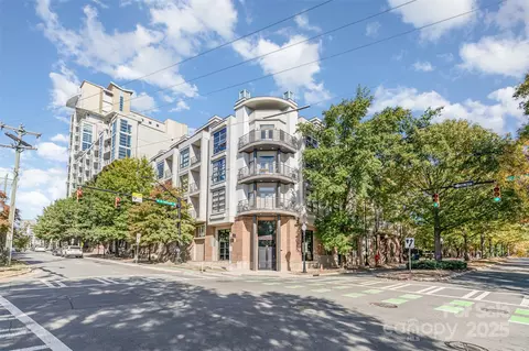 525 E 6th 212 St #212, Charlotte, NC 28202