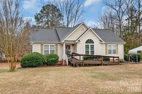 2514 Oxford Cir, Lancaster, SC 29720