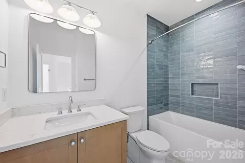 Bath - 612 Walnut St, Davidson, NC 28036 photo 4 of 6