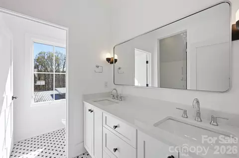 Bath - 612 Walnut St, Davidson, NC 28036 photo 5 of 6