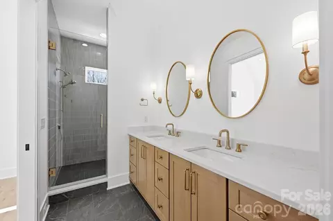 Bath - 612 Walnut St, Davidson, NC 28036 photo 2 of 6