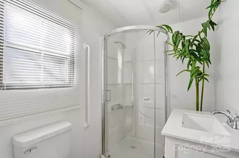 Bath - 115 Red Bud Nw Pl NW, Concord, NC 28027 photo 3 of 3