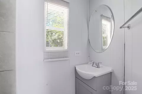 Bath - 115 Red Bud Nw Pl NW, Concord, NC 28027 photo 1 of 3