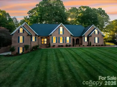 208 Hollow Rd, Lincolnton, NC 28092