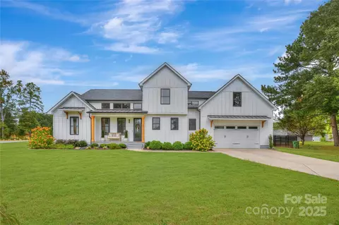 Exterior - 211 Killian Rd, Stanley, NC 28164 photo 7 of 8