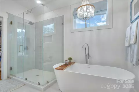 Bath - 211 Killian Rd, Stanley, NC 28164 photo 2 of 5