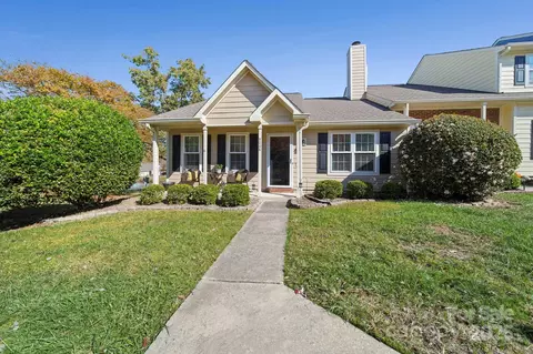 9008 Four Mile Creek Rd, Charlotte, NC 28277