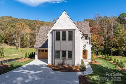 334 N Fork Rd, Black Mountain, NC 28711