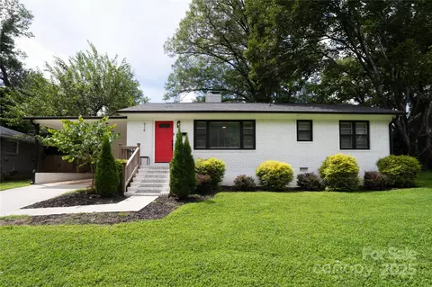 914 Crestmere St, Charlotte, NC 28208