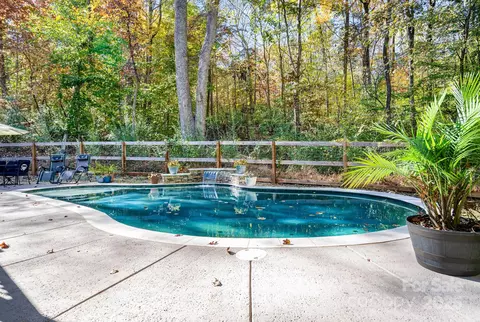 2720 Kendrick Dr, Charlotte, NC 28214