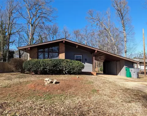 841 Squirrel Hill 14 Rd #14, Charlotte, NC 28213