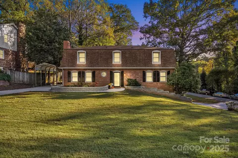 651 25th Nw Ave NW, Hickory, NC 28601