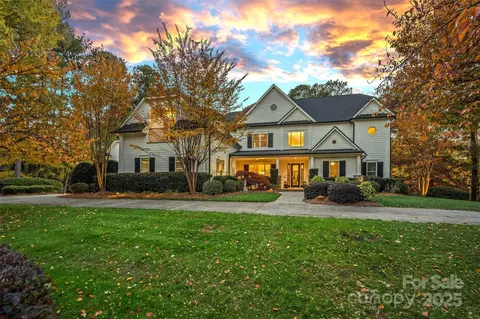 123 Stonewall Beach Ln, Mooresville, NC 28117