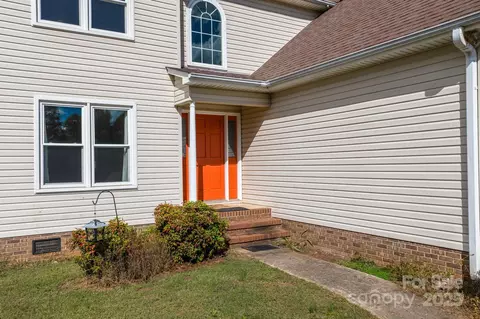 Exterior - 712 Painted Feather Nw Ln NW, Conover, NC 28613 photo 1 of 2
