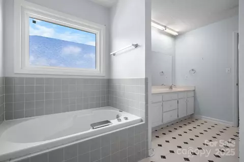 Other - 712 Painted Feather Nw Ln NW, Conover, NC 28613 photo 7 of 28
