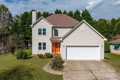 712 Painted Feather Nw Ln NW, Conover, NC 28613