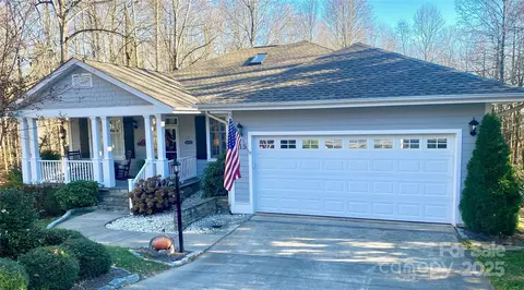 115 Chancery Ct, Flat Rock, NC 28731