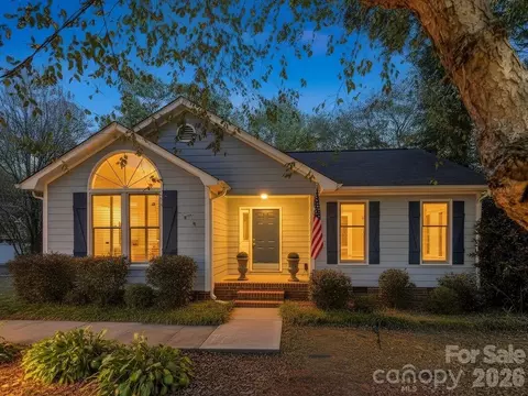 664 Tryon Pl, Gastonia, NC 28054