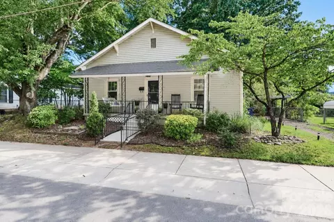313 Dingler Ave, Mooresville, NC 28115