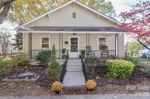 313 Dingler Ave, Mooresville, NC 28115