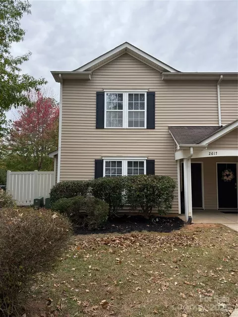 2617 Meadow Knoll Dr, Charlotte, NC 28269