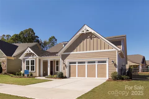 8949 Silver Springs Ct, Charlotte, NC 28215