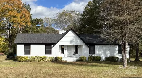 425 Acorn Oaks Dr, Salisbury, NC 28146