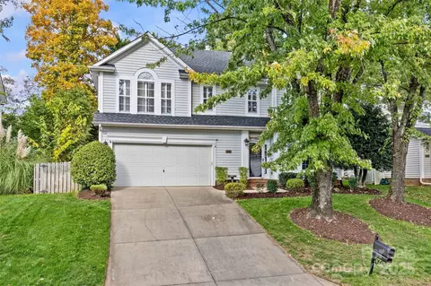 6718 Charter Hills Rd, Charlotte, NC 28277