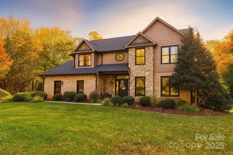 4150 Wandering Ne Ln NE, Hickory, NC 28601