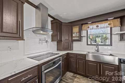 Kitchen - 14 Harkins Ln, Marshall, NC 28753 photo 2 of 2