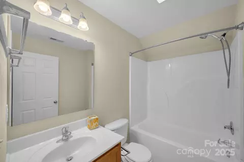 Bath - 291 Pine St, Boone, NC 28607 photo 1 of 1