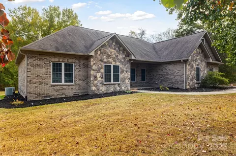825 Lippard Rd, Salisbury, NC 28146