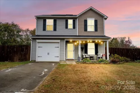 210 Hollybrook Ct, Salisbury, NC 28147