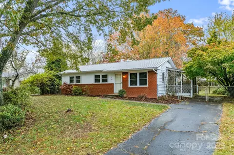 50 Tipperary St, Asheville, NC 28806