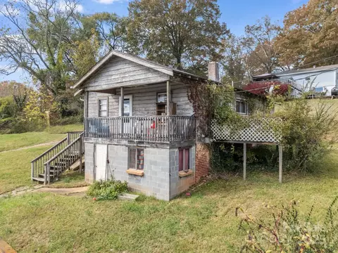 27 Lamb Ave, Asheville, NC 28806