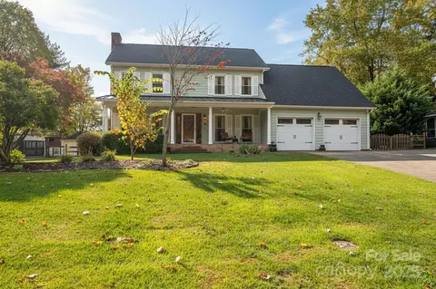 1309 Hunters Crossing Ln, Gastonia, NC 28054