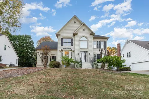 4910 Foxbriar Trl, Charlotte, NC 28269